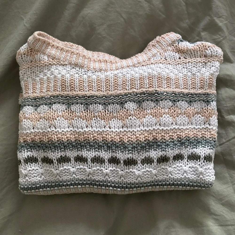 Crochet Long Sleeve 🌸 - Picture 5 of 7
